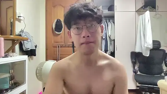 Passionatetwink2 live sex cam