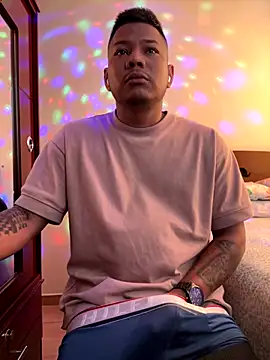 Saipadpuer30 live sex cam