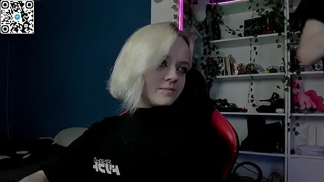 Holy_Mistress_S live sex cam