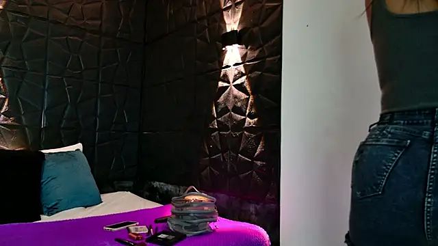 graceymilf666 live sex cam