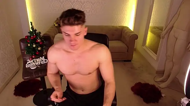 MaxKaiden live sex cam