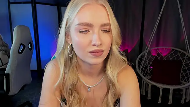 TessaGrays live sex cam