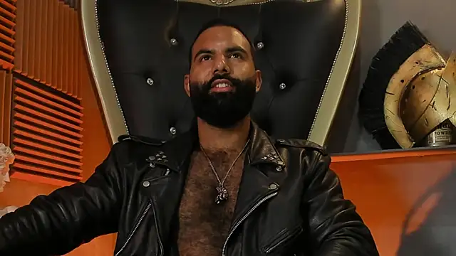 BeardAndrew live sex cam