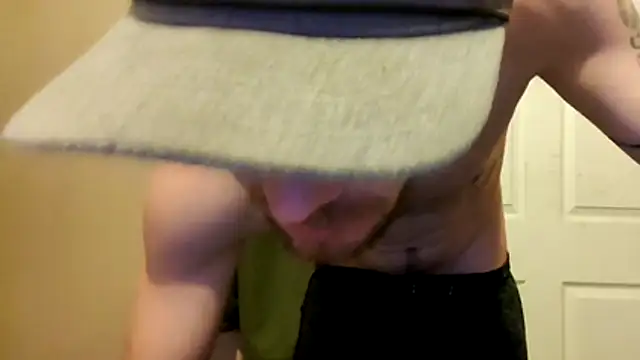 Huntzg23 live sex cam