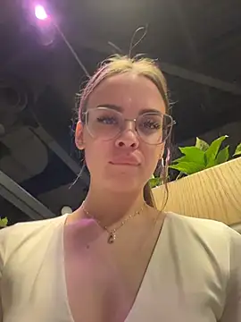 KristiRich live sex cam