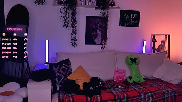 Lollyshy live sex cam