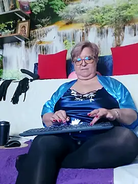 QueenPammy1 live sex cam