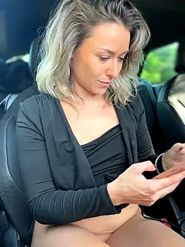 petrouchkaaa_ live sex cam