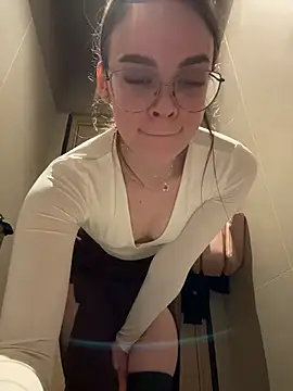 KristiRich live sex cam