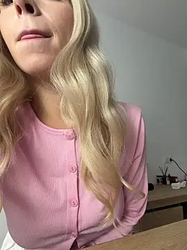 streetdoll live sex cam