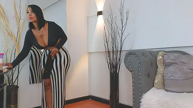 almaa_18 live sex cam