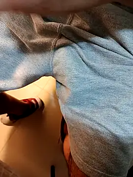 Gallo001 live sex cam