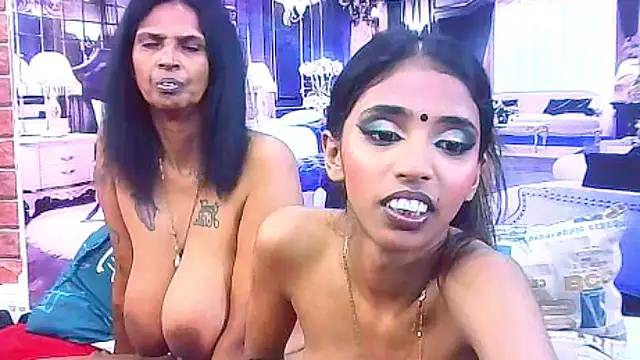 IndianSexySlender live sex cam