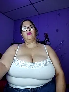 EllisW8 live sex cam