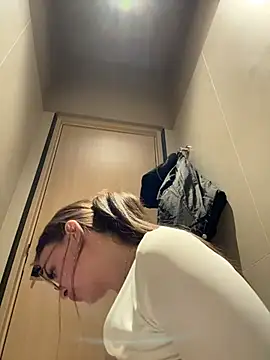 KristiRich live sex cam