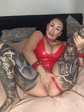 Mia-Bremer live sex cam