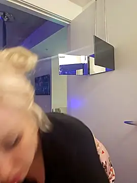 RaisingDaisy live sex cam