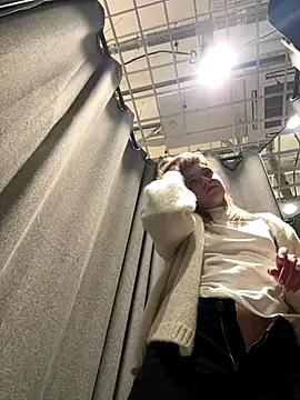 ValenciaShock live sex cam