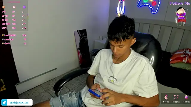 loistwink_ live sex cam