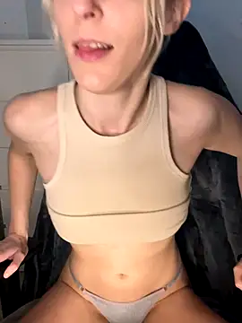 BellaxBloom_ live sex cam