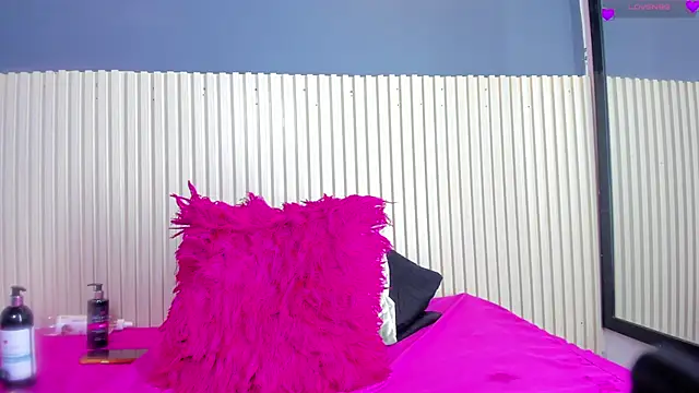 Aida-nicolle live sex cam