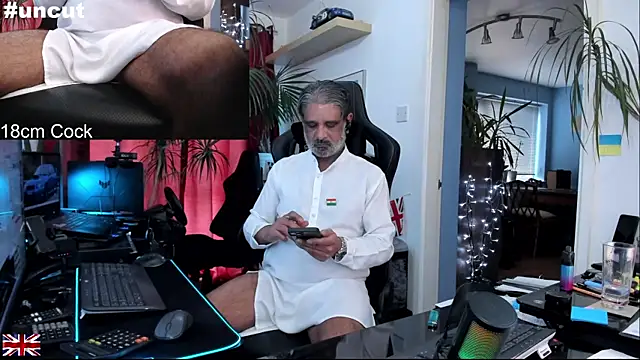 OnlineBossUK live sex cam