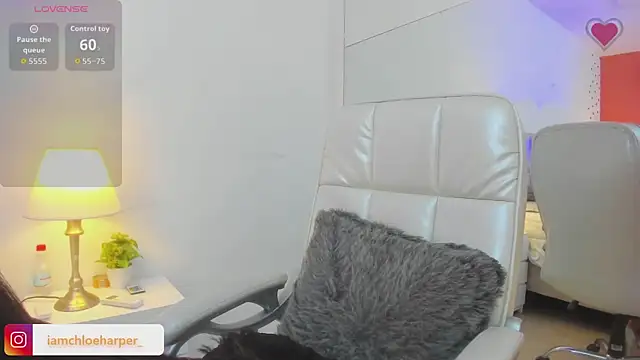 ChloeHarper_ live sex cam