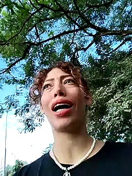 roxyrougee live sex cam