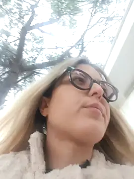 dolcehelena993 live sex cam