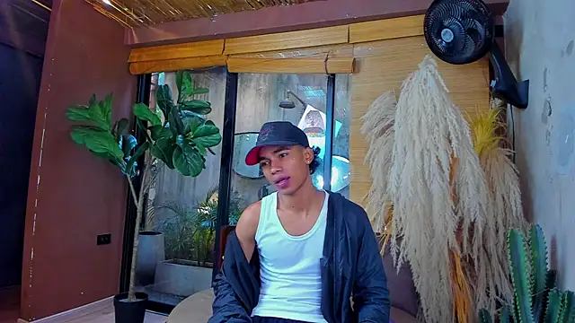 AlanCutee live sex cam