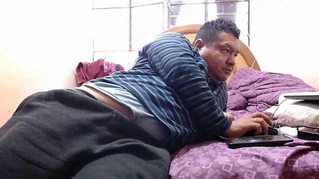 nakedlima live sex cam