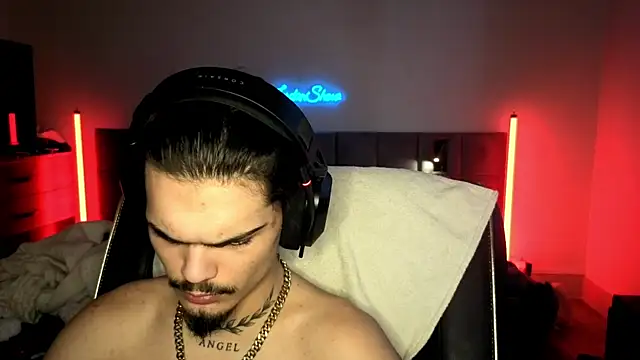 JordanShow live sex cam