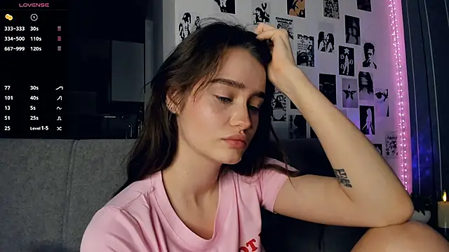 lovelyalivia live sex cam