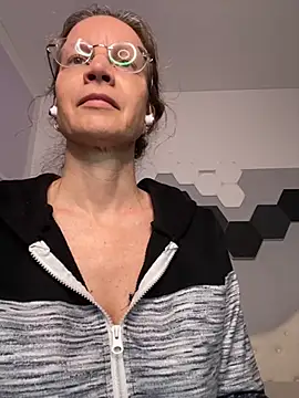 AnnikaRose live sex cam