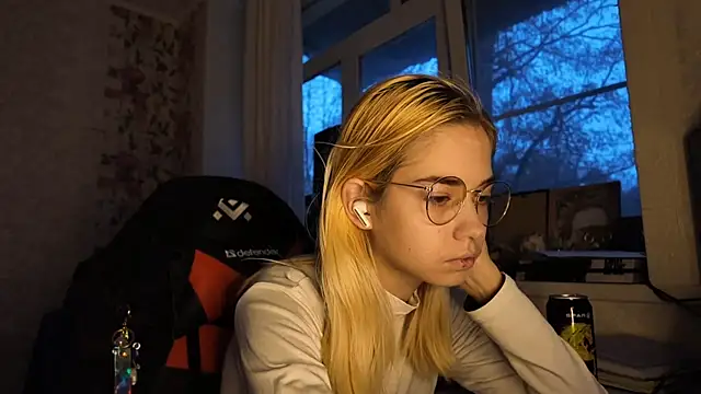 Witching_Moon live sex cam