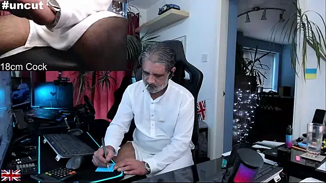 OnlineBossUK live sex cam