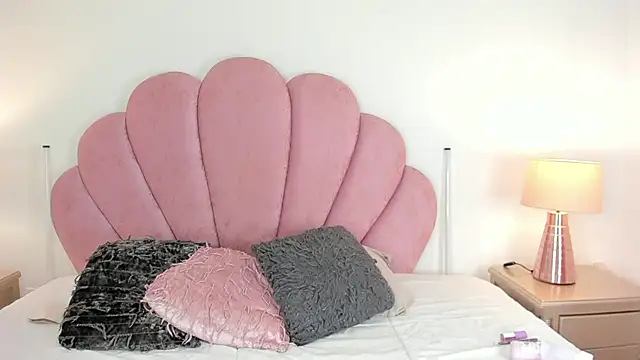 Nicole_Paradise live sex cam