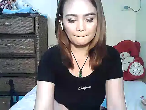 Kisses-13 live sex cam