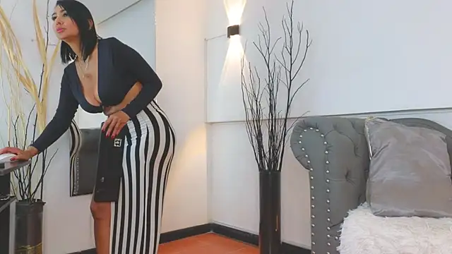 almaa_18 live sex cam