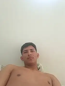 Guti_hazz live sex cam