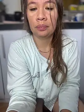 Emiily_lee live sex cam