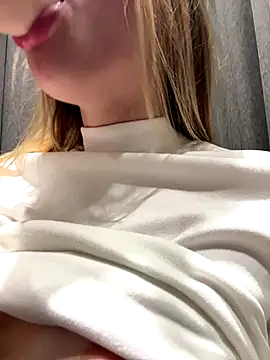 ValenciaShock live sex cam