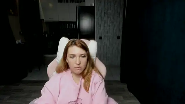 Reginasmilee live sex cam