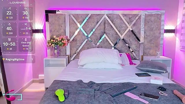 MaxiRogers live sex cam