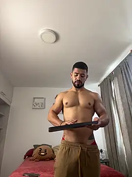 Ezzio_Scolaro live sex cam