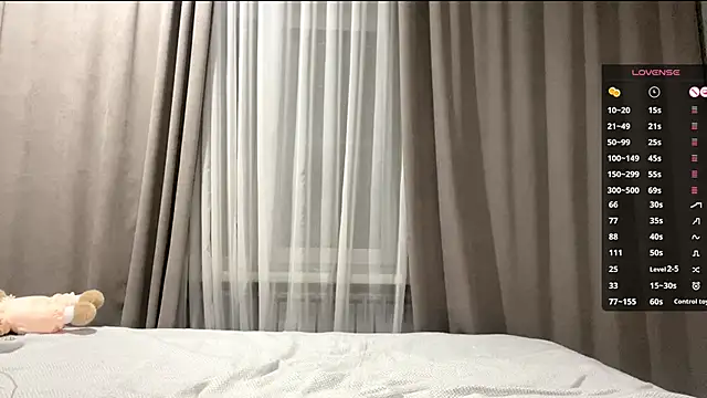 CarolinePepper live sex cam