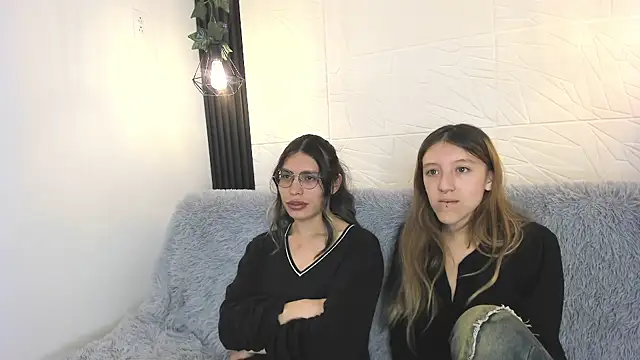 BRIAR_AND_BLAIR live sex cam