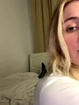 HoneyRay live sex cam