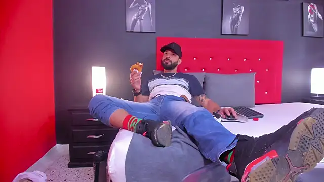 Thiagogomez live sex cam