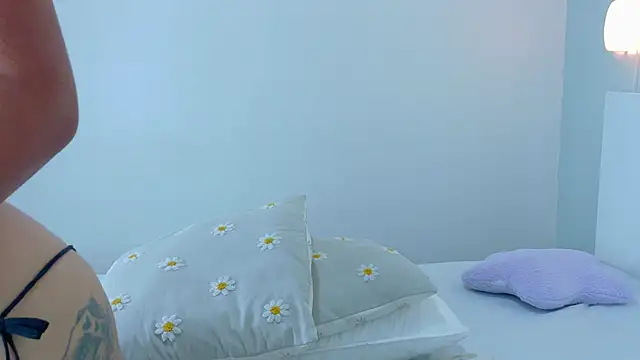 BriannaBennett__ live sex cam